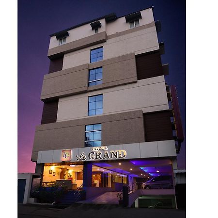 Hotel Le Grand Коимбаторе Екстериор снимка