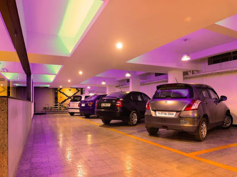 Hotel Le Grand Коимбаторе Екстериор снимка